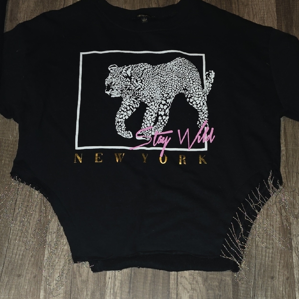 Stylish Black Sweater with Leopard Graphic - Picture 4 of 6